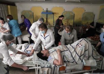 Ukrainian maternity ward moves to basement for shelter