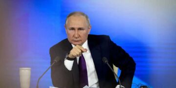 Putin signs decree banning certain exports & imports till end of 2022