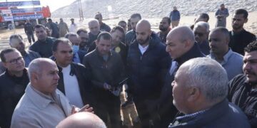 Transport min. inspects course of second express electric train line (October/ Luxor/ Aswan) 1 - Egyptian Gazette Transport min. inspects course of second express electric train line (October/ Luxor/ Aswan)