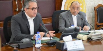 Ministers review renovation of Esna city