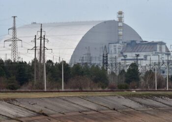 Russia agrees to allow Ukrainian repair team to access power lines near Chernobyl