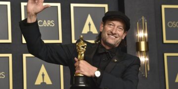 Deaf actor Kotsur wins supporting actor Oscar for ‘CODA’