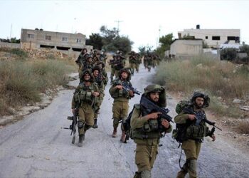 Israeli occupation forces detain 16 Palestinians in WB