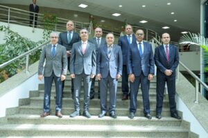 Egypt Post, EgyptAir discuss co-operation 5 - Egyptian Gazette