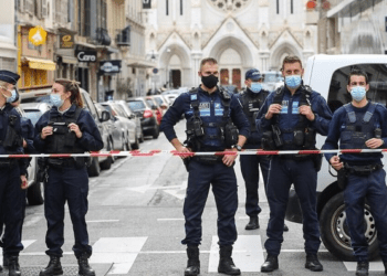 Man injures 3 police, is killed after attack in Marseille