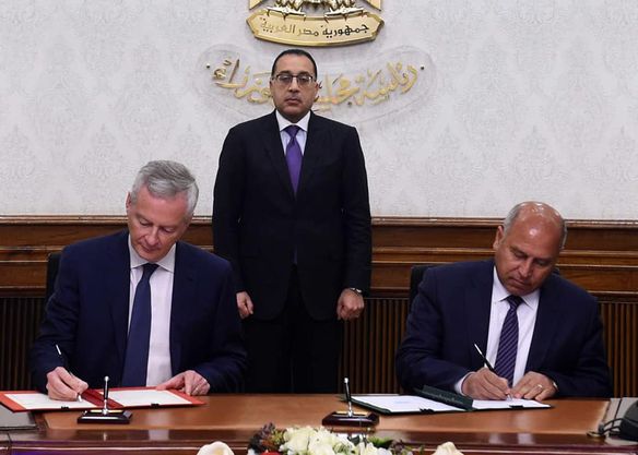 Egypt, France ink finance deal to manufacture 55 air-conditioned trains for Cairo Metro Line 1 2 - Egyptian Gazette Egypt, France ink finance deal to manufacture 55 air-conditioned trains for Cairo Metro Line 1 1 - Egyptian Gazette