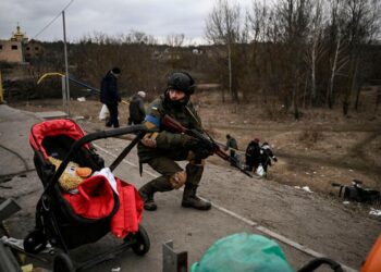 Ukraine seeking ceasefire, troop withdrawal at talks with Russia