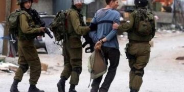 Israeli occupation forces detain 16 Palestinians from the occupied territories