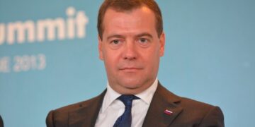 Russia’s economy to see no collapse – Medvedev