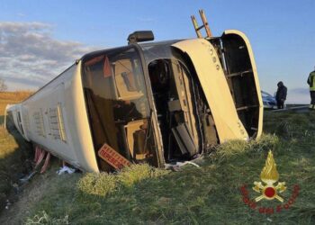 Bus full of Ukrainian refugees overturns in Italy; 1 dead