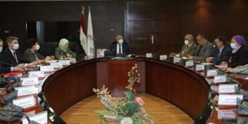 Transport min., EIB delegation discuss bilateral co-operation 1 - Egyptian Gazette Transport min., EIB delegation discuss bilateral co-operation