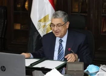 Electricity minister probes with Kazakh envoy chances of investment in Egypt’s electricity sector