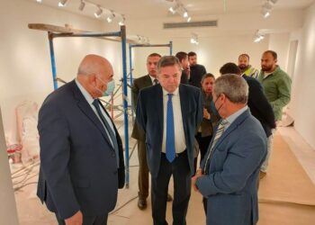 Minister inspects preparations for opening 1st branch of “nit” trademark