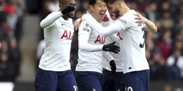 Spurs tighten grip on EPL top spot as Arsenal, Man Utd lose