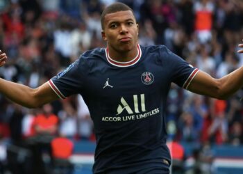 Pochettino hopes to keep Mbappe at PSG but says focus is on title