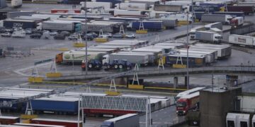UK delays post-Brexit border checks until end of 2023