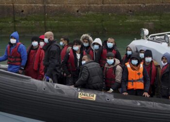 UK plan to fly asylum-seekers to Rwanda draws outrage