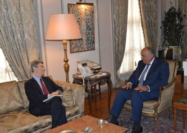 Foreign Minister  Sameh Shoukri met with Director of (UNSDSN) Jeffrey Sachs.