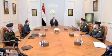 Sisi briefed on efforts of renovating shrines of Ahl al-Bayt