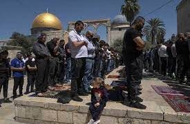 Jewish settlers swarm into Aqsa mosque amid Palestinian calls for defending holy place