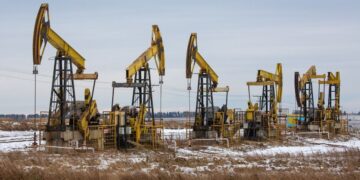 Russian oil output down 7.5% in April so far
