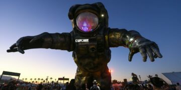 Coachella music festival kicks off with pandemic back of mind