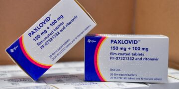 Britain widens access to Pfizer's COVID antiviral drug through trial 1 - Egyptian Gazette Britain widens access to Pfizer’s COVID antiviral drug through trial