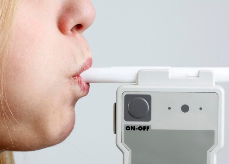 US approves 1st breath test for COVID-19 infection 1 - Egyptian Gazette The United States Food and Drug Administration issued an emergency use authorization for what it said is the first device that can detect COVID-19 in breath samples.