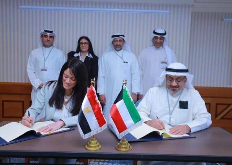 Grant deal with KFAED to finance railway link with Sudan 1 - Egyptian Gazette Minister al-Mashat (left) signing the grant deal with KFAED Head Marwan Abdullah al-Ghanem in Jeddah on Friday.