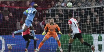 Barcelona held, West Ham draws with Lyon in UEFA Europa League