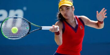 Raducanu reaches Stuttgart quarter-finals, Swiatek awaits