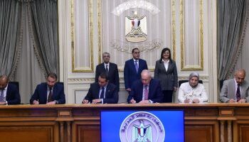 PM witnesses inking of memo for producing 350,000 tonnes of green fuel annually