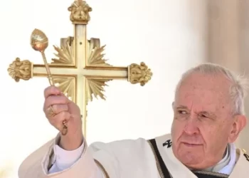 Pope Francis prays for peace in Ukraine