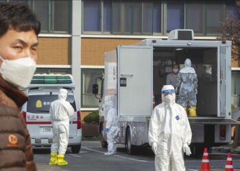 S.Korea coronavirus daily infections below 300,000 for 3rd day