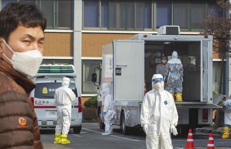 S.Korea coronavirus daily infections below 300,000 for 3rd day 1 - Egyptian Gazette