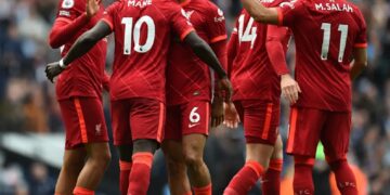 Man City, Liverpool turn attention back to Premier League shootout