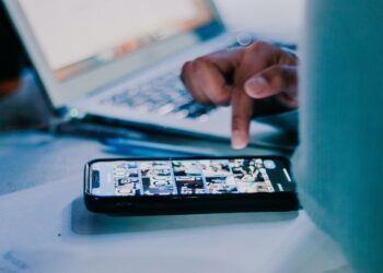 EU eyes deal to tame internet ‘Wild West’