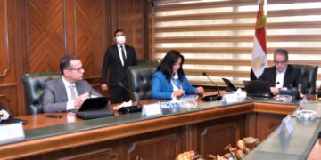 `Egypt keen on presenting full support to sectors of aviation`