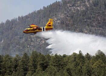 Dry Southwest US braces for stiffer winds