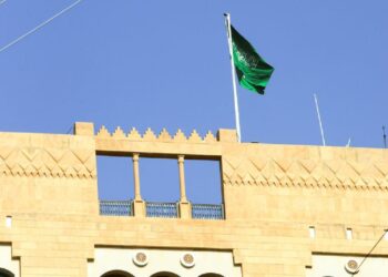 Saudi, Kuwait, Yemen return envoys to Lebanon in sign of easing tensions