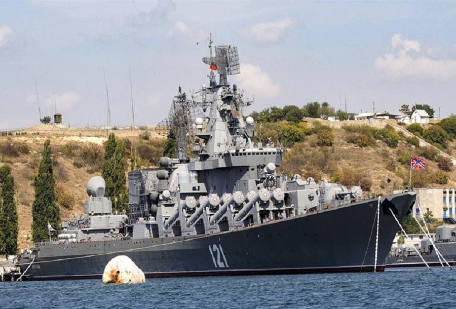 Russia says flagship missile cruiser Moskva sunk after fire - Egyptian ...