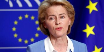 EU chief promises speeded up process for Ukraine to seek membership