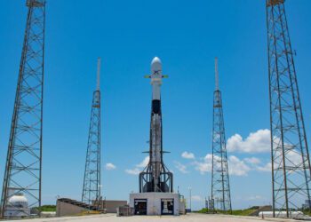 The race to dominate satellite internet heats up