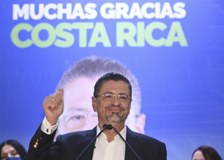 Ex-finance minister wins runoff to be Costa Rica’s president 1 - Egyptian Gazette Costa Rica's former finance minister Rodrigo Chaves speaks to supporters at his headquarters in San Jose, Costa Rica, after winning a presidential runoff election, Sunday, April 3, 2022.