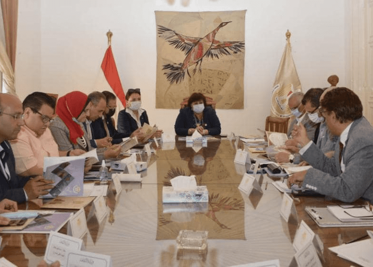 Ministry of Culture to hold artistic activities starting April 10 1 - Egyptian Gazette Minister of Culture Inas Abdel Dayem during her meeting to discuss ways to implement several cultural programmes celebrating the selection of Cairo as the capital of the Islamic world.
