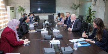 Fouad confers with European Green Deal official on co-operation over COP27
