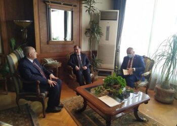 Irrigation min, Tajik amb. discuss co-operation in water resources