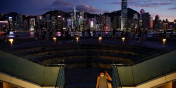 Hong Kong to sell up to $2.55 billion retail green bond this month