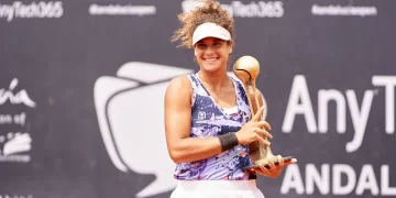 Female tennis  champion  making history