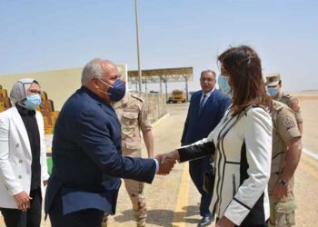 Emigration minister visits New Valley governorate